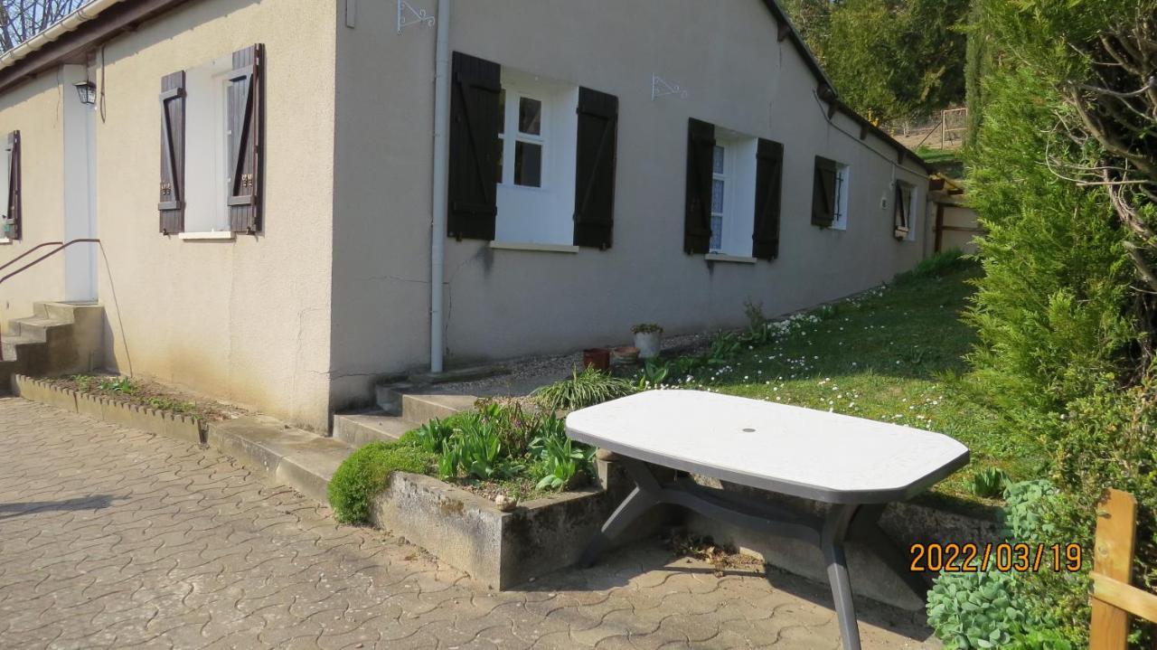 le tilleul Sainte-Genevieve-les-Gasny Extérieur photo